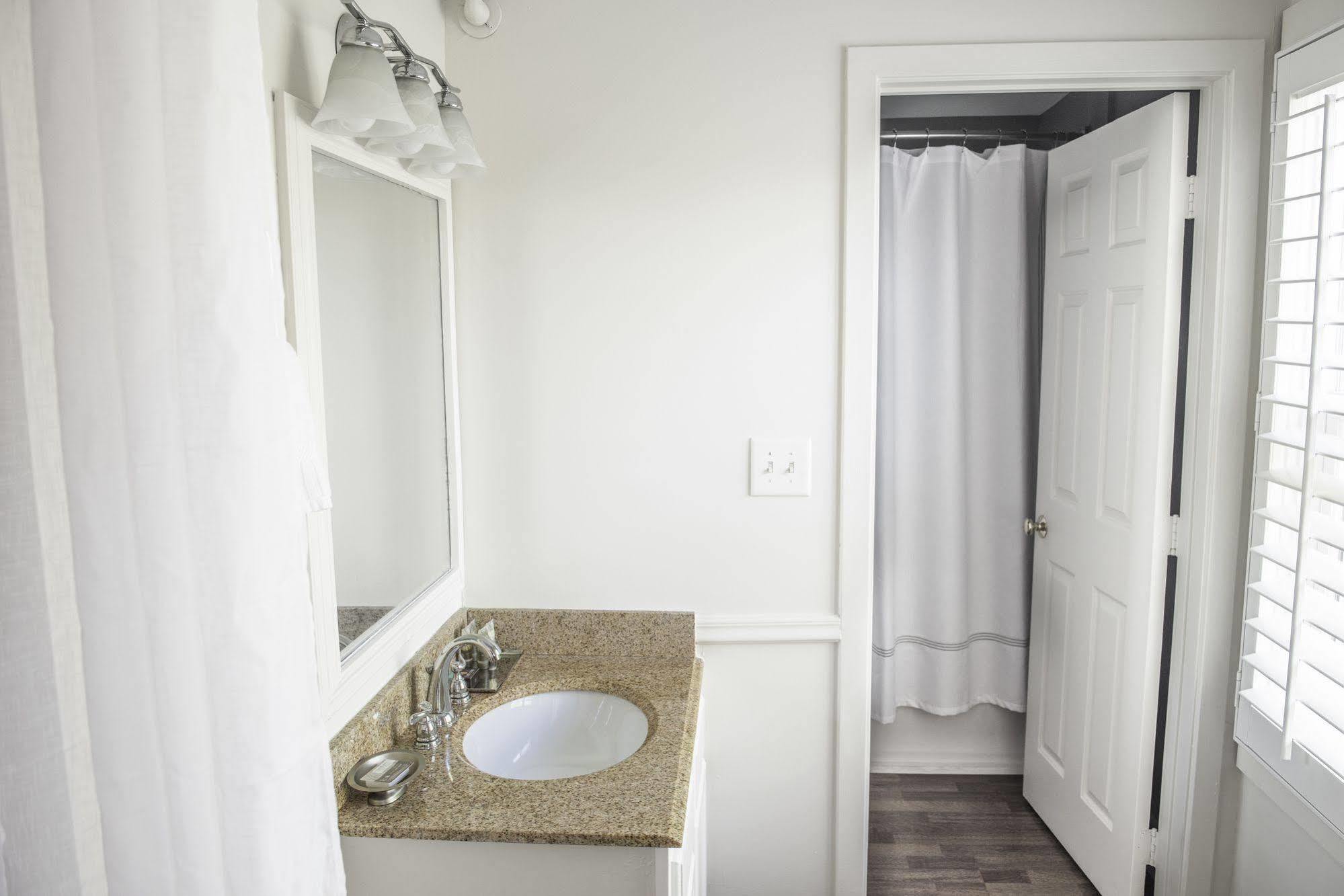 Vineyard Square Hotel And Suites Edgartown Buitenkant foto